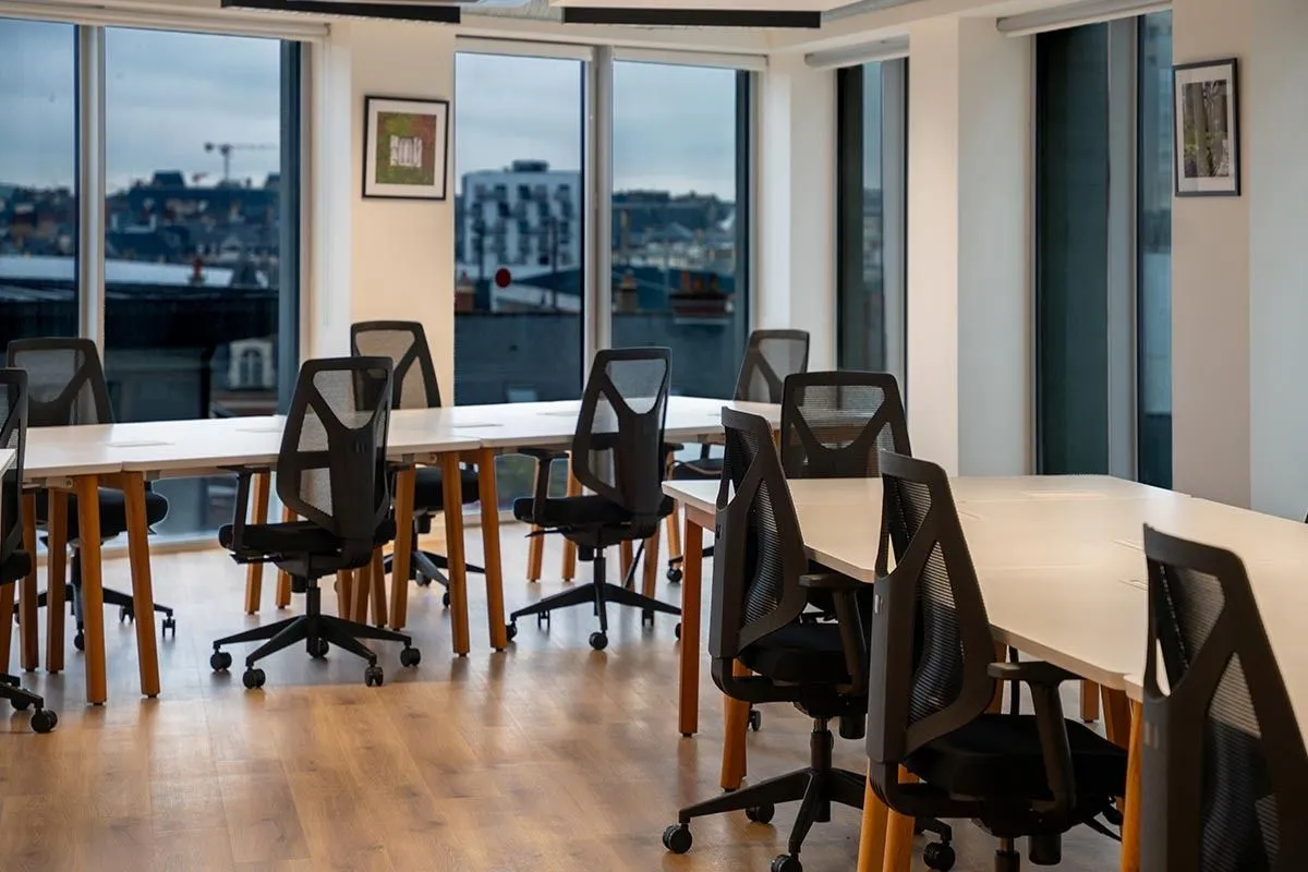Bureau privé 4 postes à louer - Rennes (Raoul Dautry) - photo 1