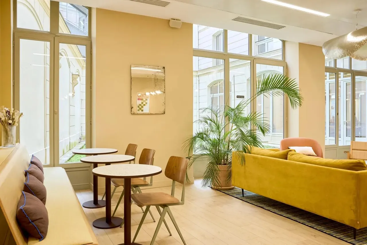 Bureau privé 12 postes à louer - Paris 8e (Rue du Général Foy) - photo 1