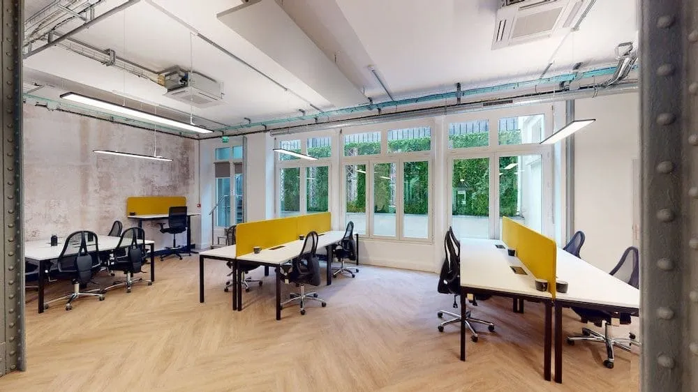 Bureau privé 22 postes à louer - Paris 10e (Petits Hôtels) - photo 1