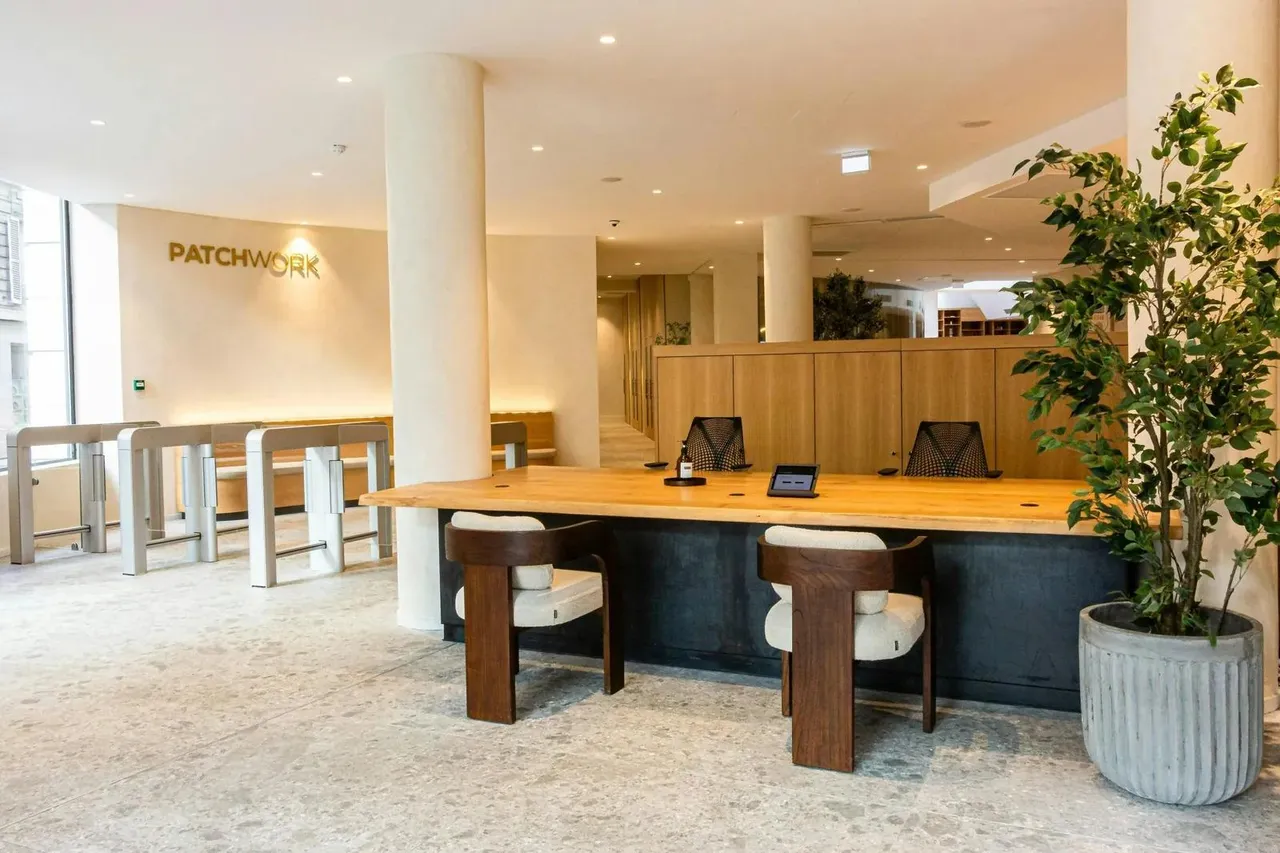 Bureau privé 33 postes à louer - Paris 9e (Cadet) - photo 1