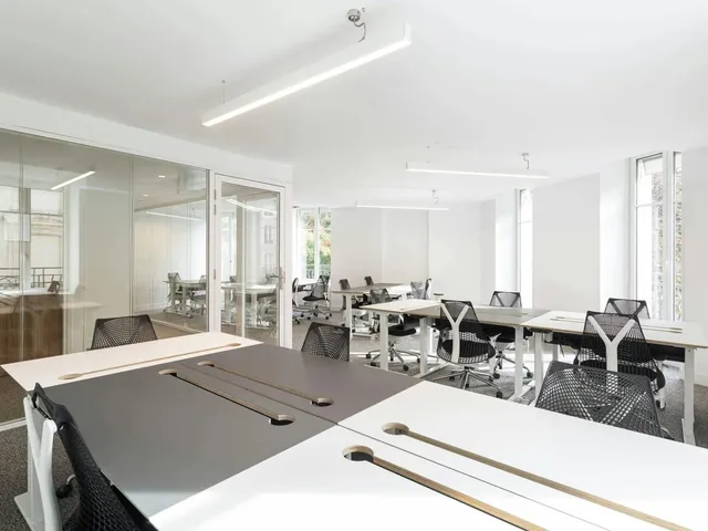 Bureau privé 8 postes à louer - Paris 9e (Cadet) - photo 7