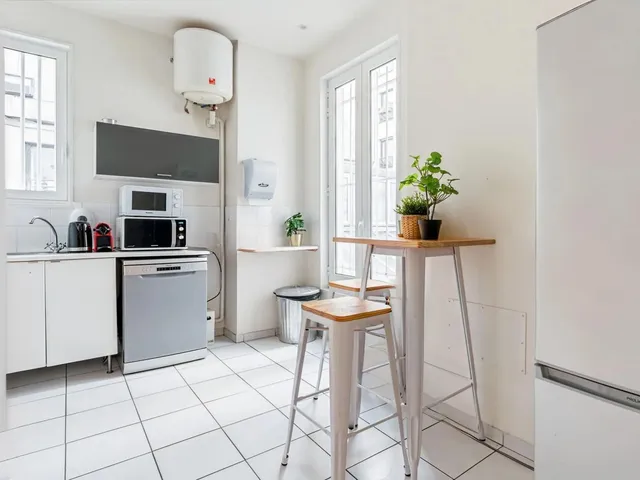 Bureau indépendant 12 postes à louer - Paris 11e (Oberkampf) - photo 9