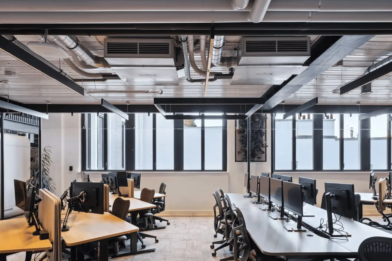 Bureau indépendant 87 postes à louer - Paris 3e (Arts Et Métiers) - photo 1