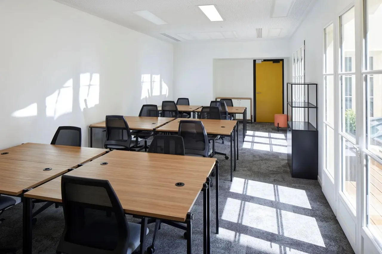 Bureau privé 12 postes à louer - Paris 9e (Calais) - photo 1