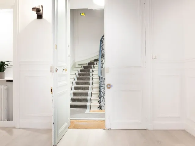 Bureau indépendant 24 postes à louer - Paris 9e (Cadet) - photo 7