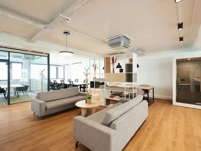 Bureau indépendant 24 postes à louer - Paris 10e (Hauteville) - photo 7