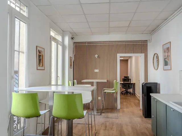 Bureau indépendant 18 postes à louer - Rue du Faubourg Saint Martin, Paris 10e - photo 3