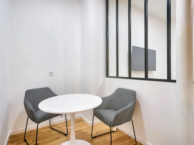Bureau privatif 12 postes à louer - Paris 9e (Pigalle) - photo 4