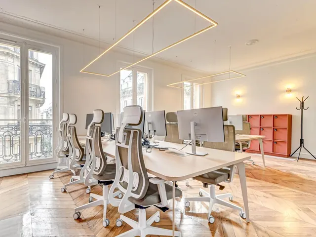 Bureau indépendant 18 postes à louer - Paris 2e (Arts et métiers) - photo 2
