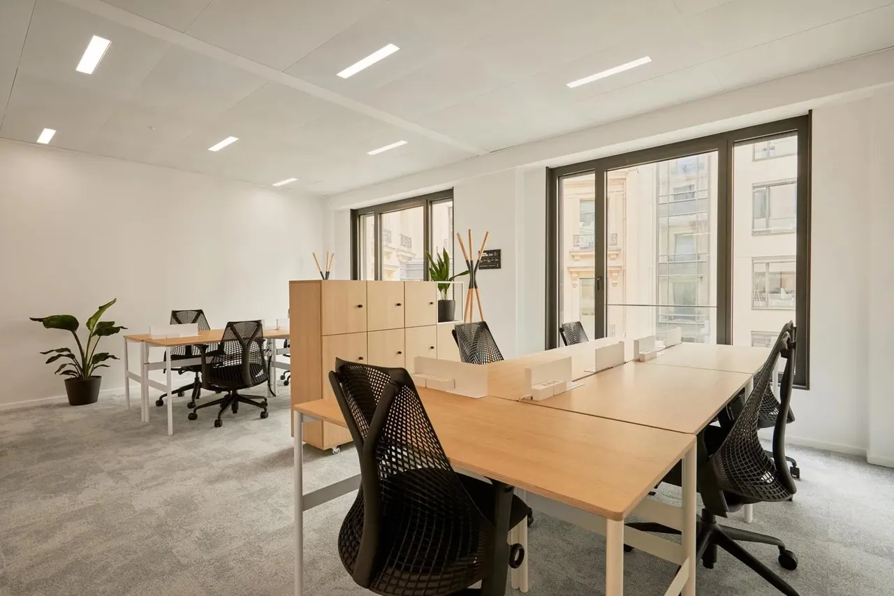 Bureau privé 20 postes à louer - Paris 8e (Rue du Faubourg Saint-Honoré) - photo 1