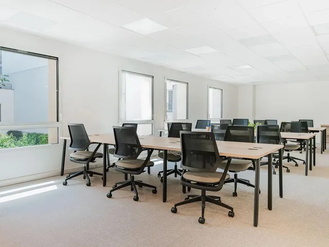 Bureau privé 20 postes à louer - Paris 18e (Ordener)