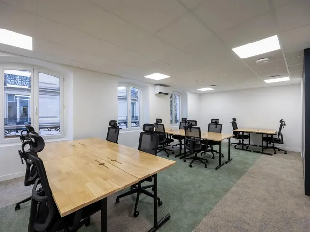 Bureau privé 56 postes à louer - Paris 10e (Petits Hôtels) - photo 6