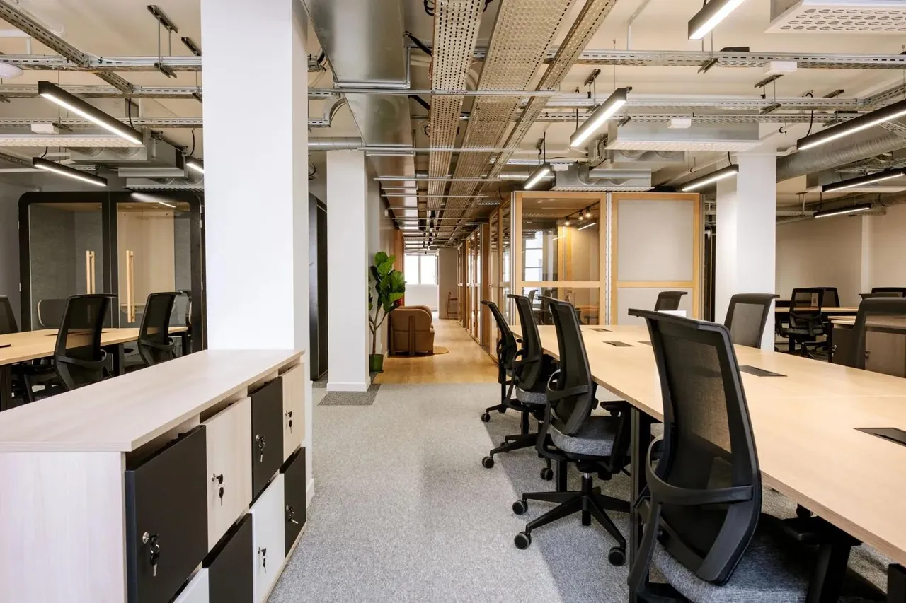 Bureau indépendant 60 postes à louer - Paris 10e (Lucien Sampaix) - photo 1