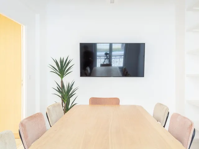 Bureau indépendant 24 postes à louer - Paris 9e (Cadet) - photo 4