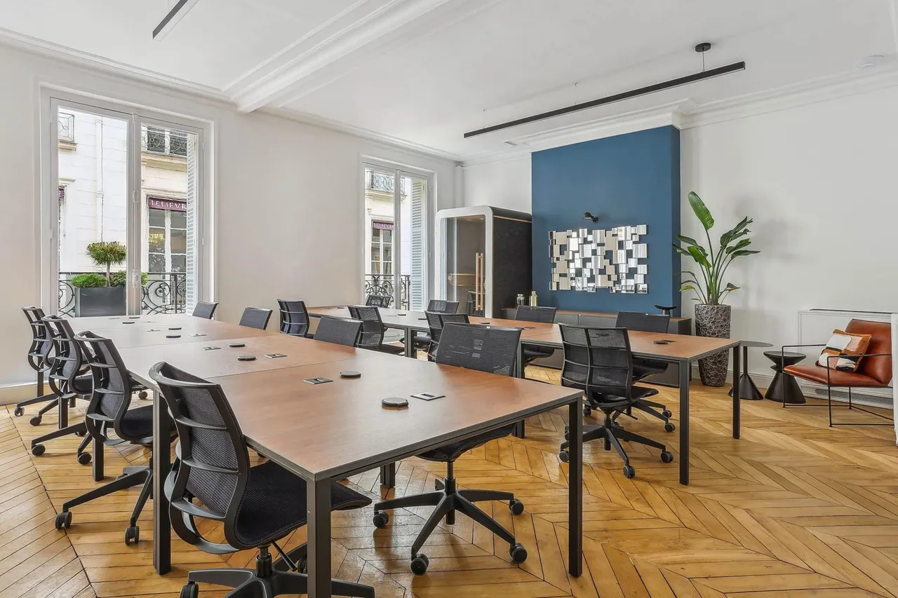Bureau indépendant 34 postes à louer - Paris 2e (pl.des Vitoires) - photo 1