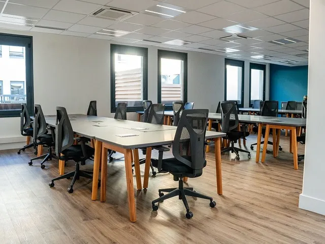 Bureau privé 10 postes à louer - Nancy (St jean) - photo 7