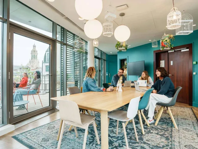 Bureau privé 3 postes à louer - Paris 9e (Saint-Lazare) - photo 7