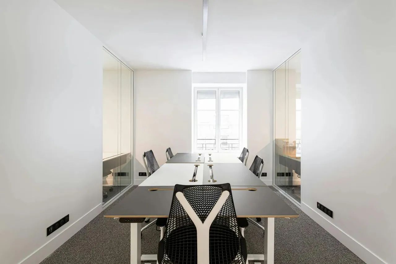 Bureau privé 6 postes à louer - Paris 9e (Cadet) - photo 1
