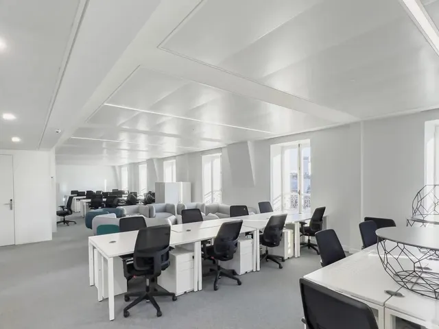 Bureau privé 4 postes à louer - Paris 1er (Louvre Paris 1ᵉ) - photo 2