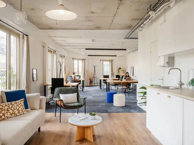 Bureau privatif 15 postes à louer - Paris 9e (Trinité) - photo 2