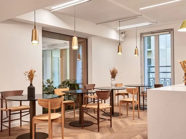 Bureau privé 19 postes à louer - Paris 8e (Rue Bayard) - photo 5