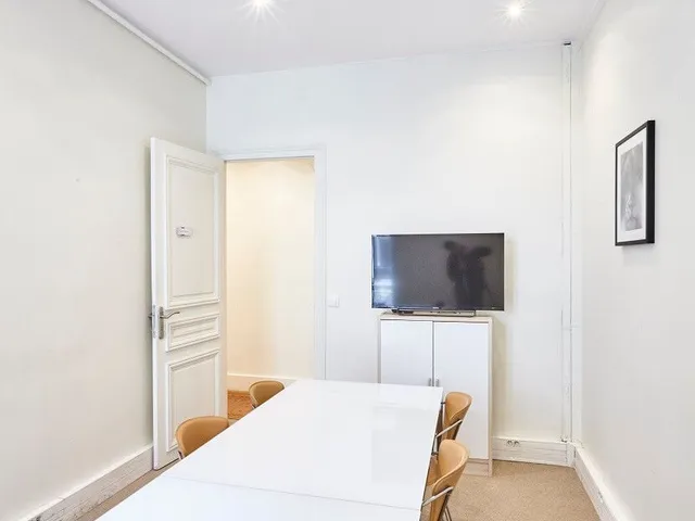 Bureau privé 8 postes à louer - Paris 8e (Marbeuf) - photo 4