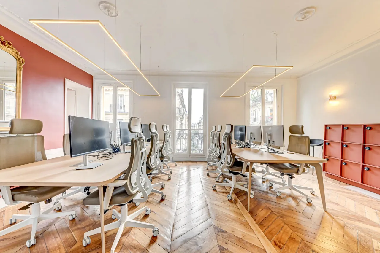 Bureau indépendant 18 postes à louer - Paris 2e (Arts et métiers) - photo 1