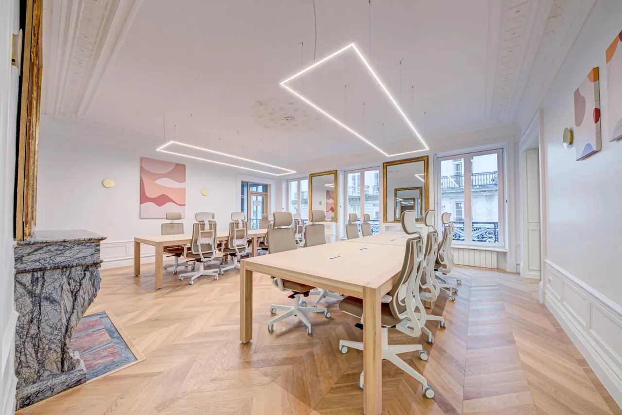 Bureau privatif 32 postes à louer - Paris 9e (Poissonnière) - photo 1