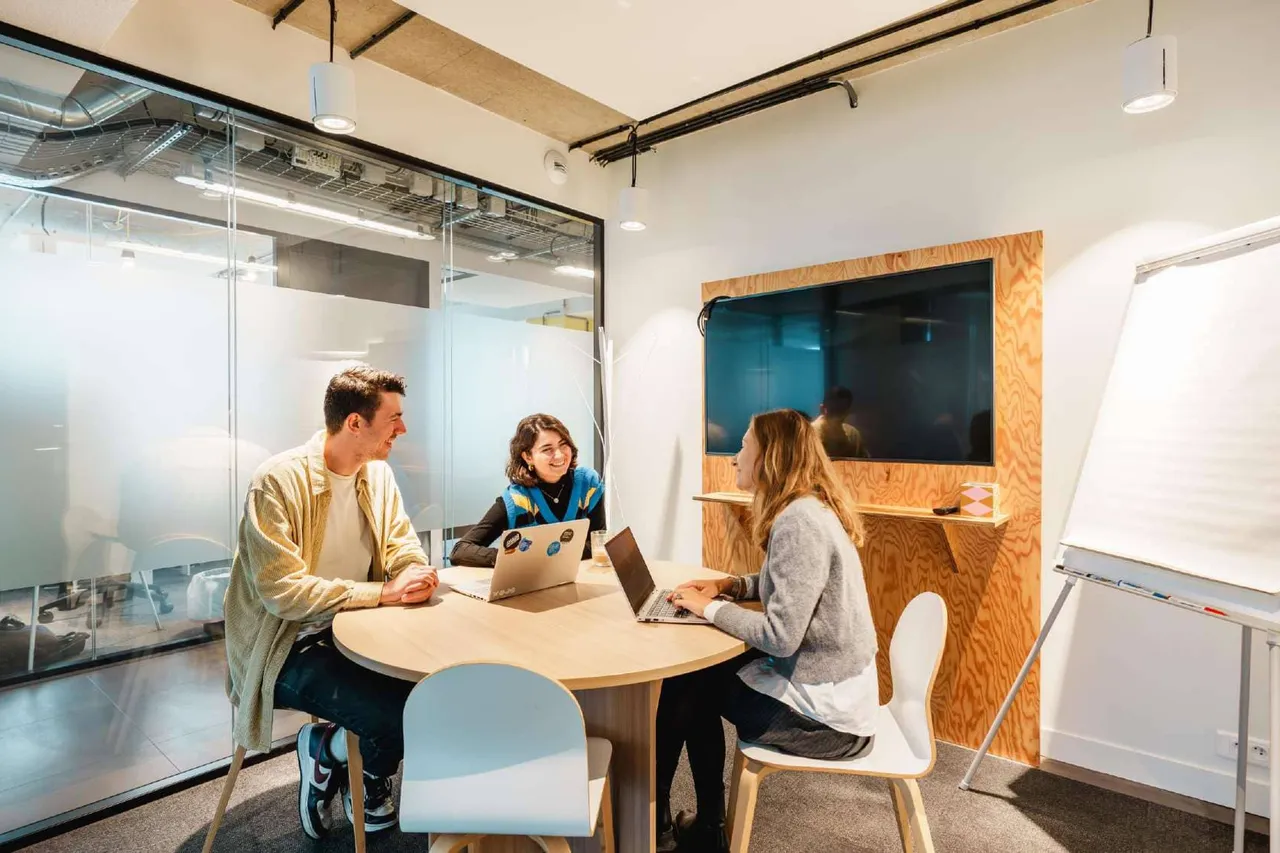 Bureau privé 12 postes à louer - Paris 12e (Bercy) - photo 1