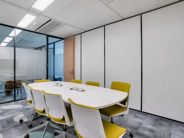 Bureau indépendant 12 postes à louer - Puteaux (La Défense) - photo 4