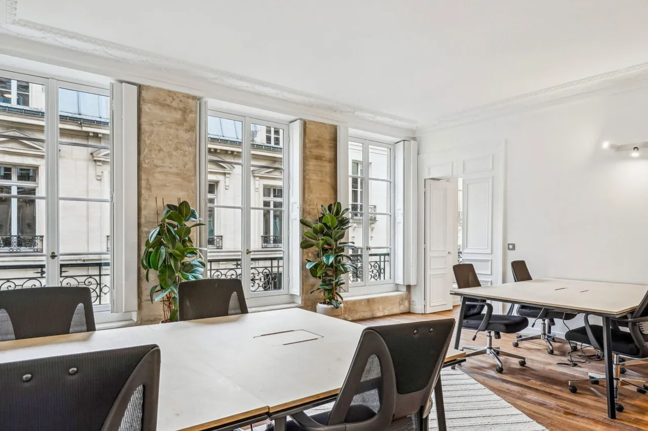 Bureau indépendant 24 postes à louer - Bonne Nouvelle Paris 10e  - photo 1