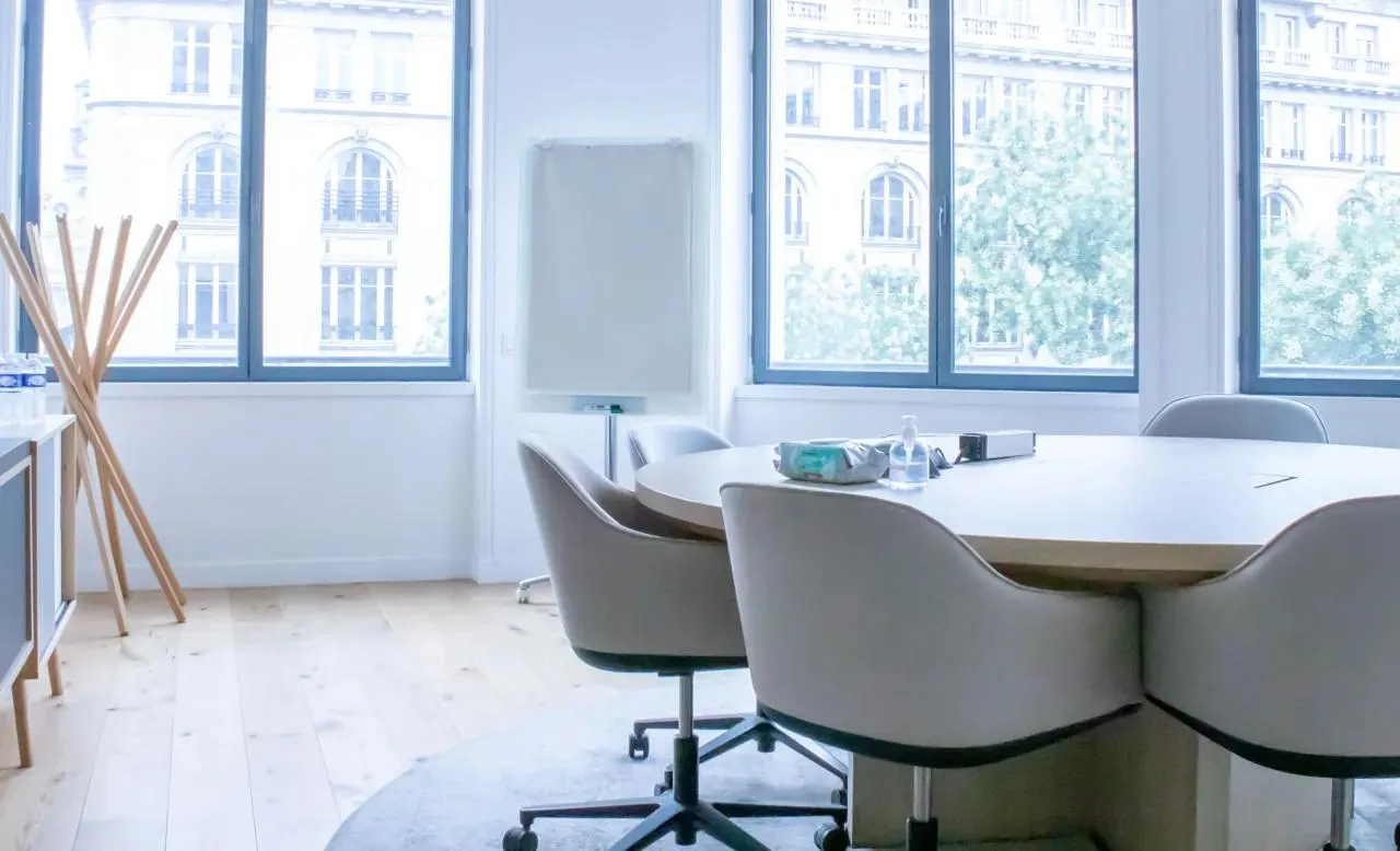 Bureau privé 27 postes à louer - Paris 2e (Bonne Nouvelle) - photo 1