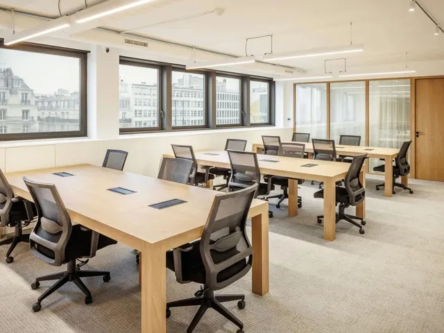 Bureau indépendant 27 postes à louer - Neuilly-sur-Seine (Charles de Gaulle) - photo 2