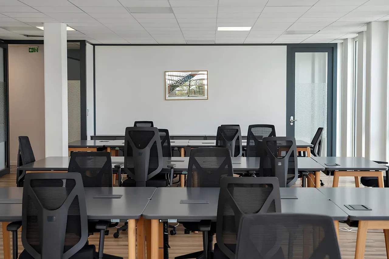 Bureau privé 2 postes à louer - Merignac (Caroline Aigle) - photo 1