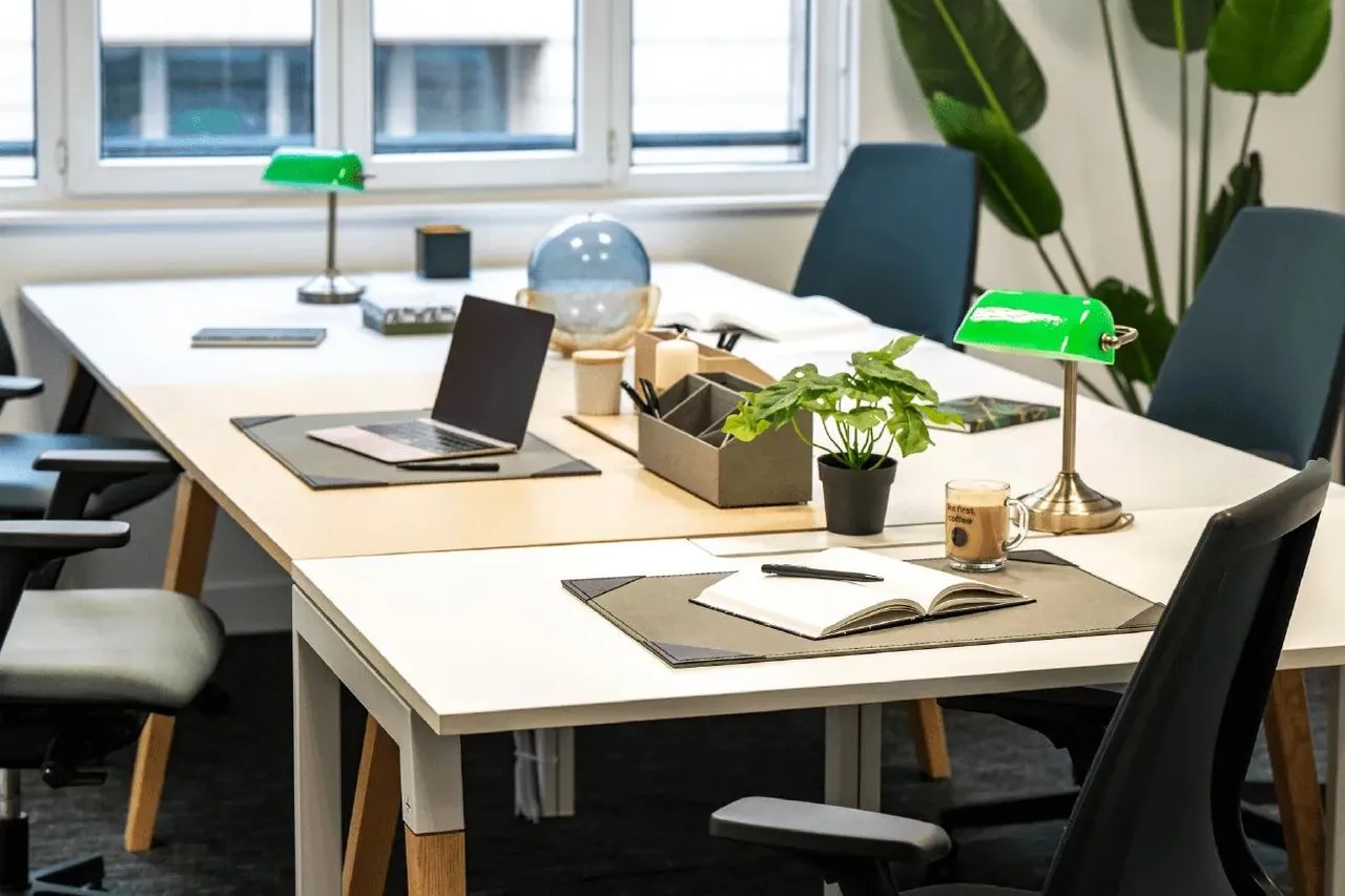 Bureau privé 6 postes à louer - Paris 12e (Traversière) - photo 1