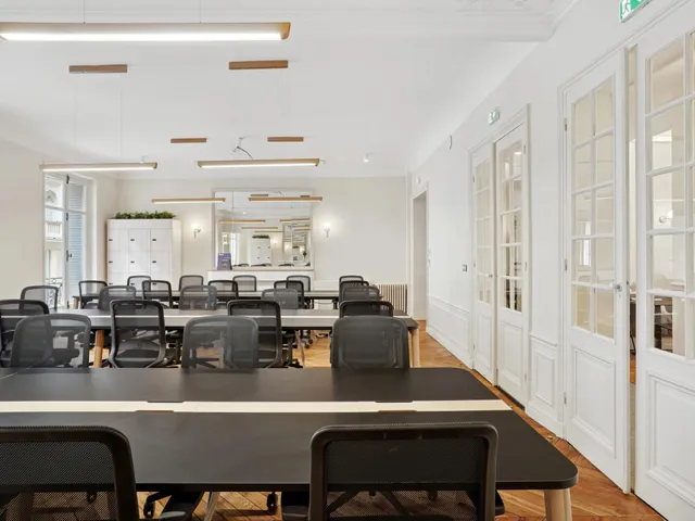 Bureau indépendant 50 postes à louer - Paris 17e (Malesherbes) - photo 3