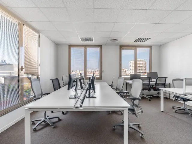 Bureau indépendant 26 postes à louer - Paris 11e (Nation)