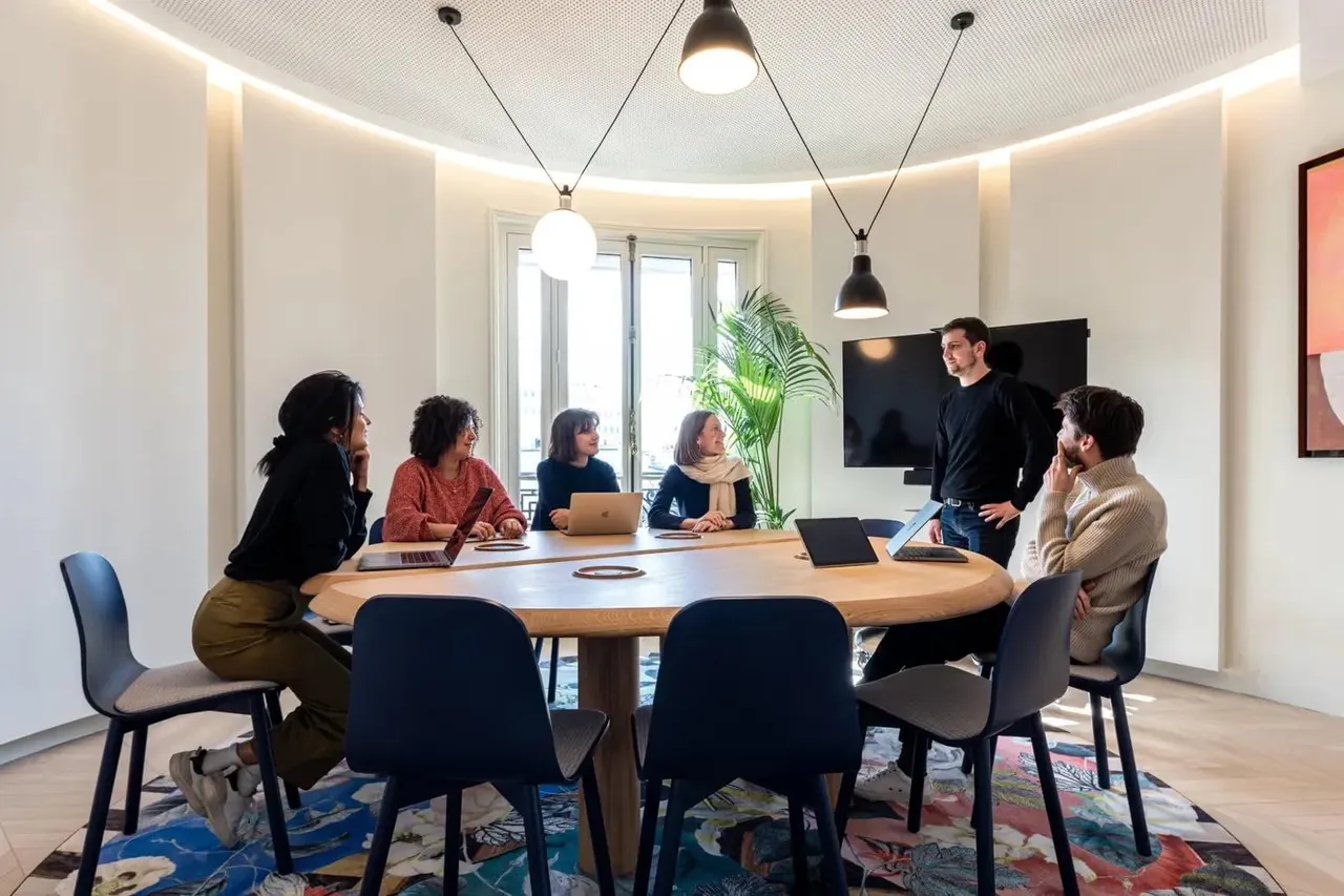 Bureau privé 16 postes à louer - Paris 9e (Chaussée d'Antin - La Fayette) - photo 1