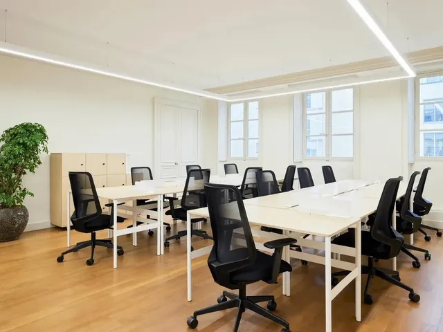 Bureau privé 5 postes à louer - Paris 9e (Trévise) - photo 2