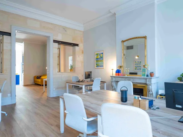 Bureau indépendant 12 postes à louer - Bordeaux