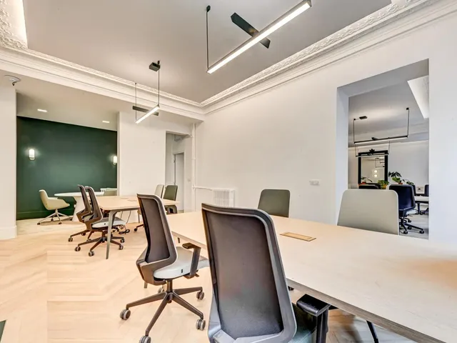 Bureau privatif 30 postes à louer - Paris 9e (Rue Blanche) - photo 2