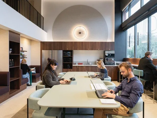 Bureau privé 25 postes à louer - Paris 10e (Square Alban Satragne) - photo 5