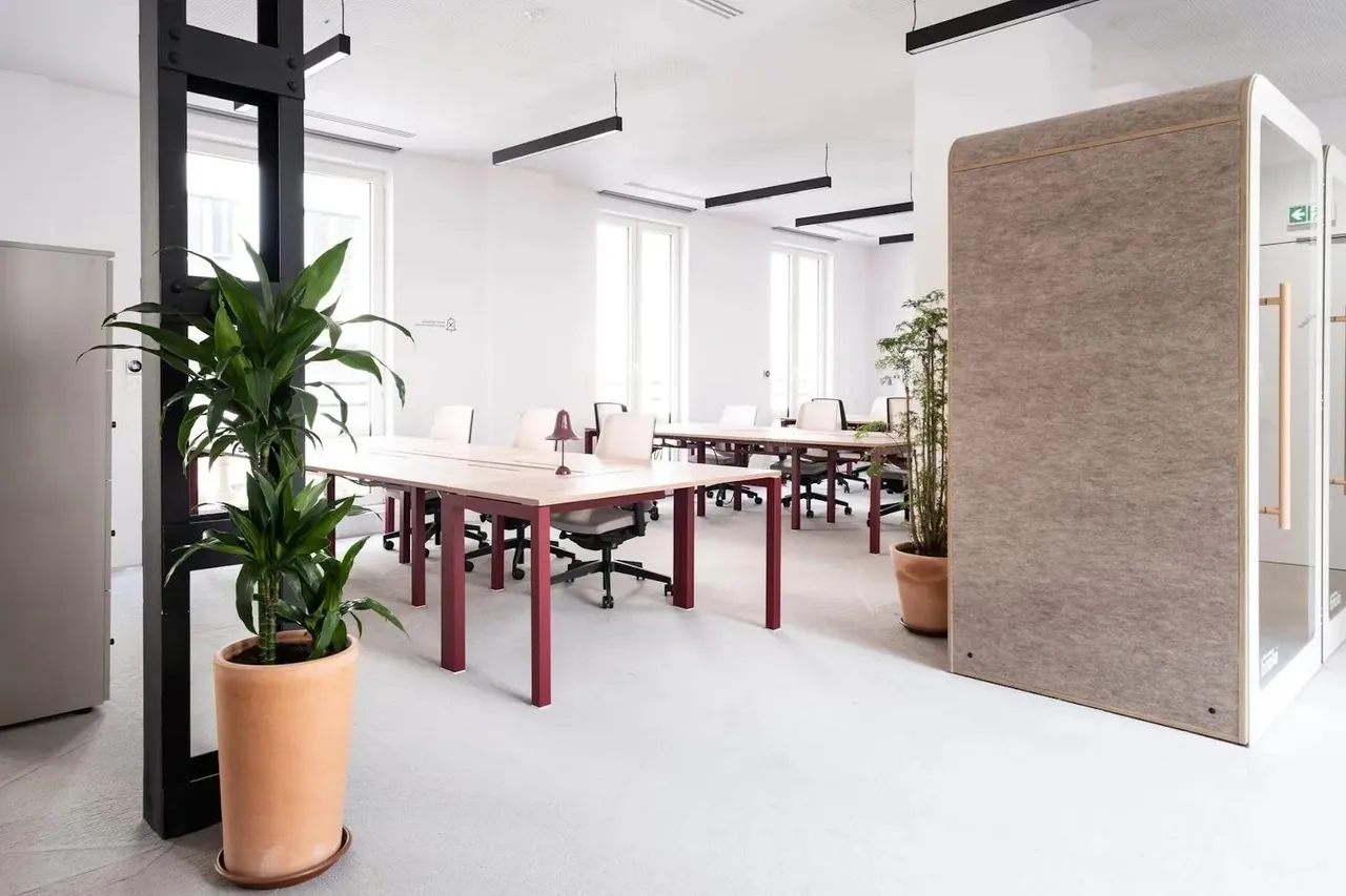 Bureau indépendant 12 postes à louer - Paris 17e (Jadin) - 6 500 €/mois - photo 1