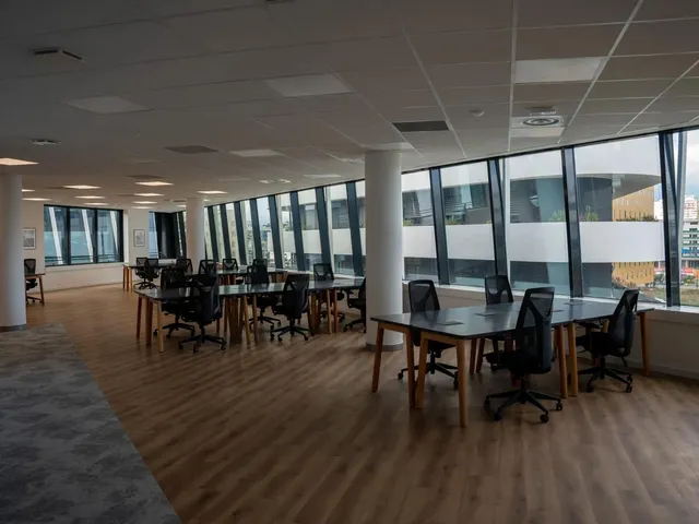 Bureau privé 7 postes à louer - Nice (Promenade des Anglais) - photo 11