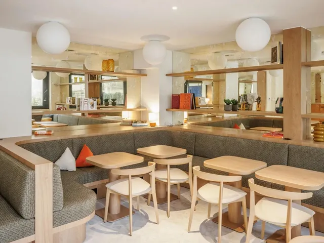 Bureau indépendant 27 postes à louer - Neuilly-sur-Seine (Charles de Gaulle) - photo 7