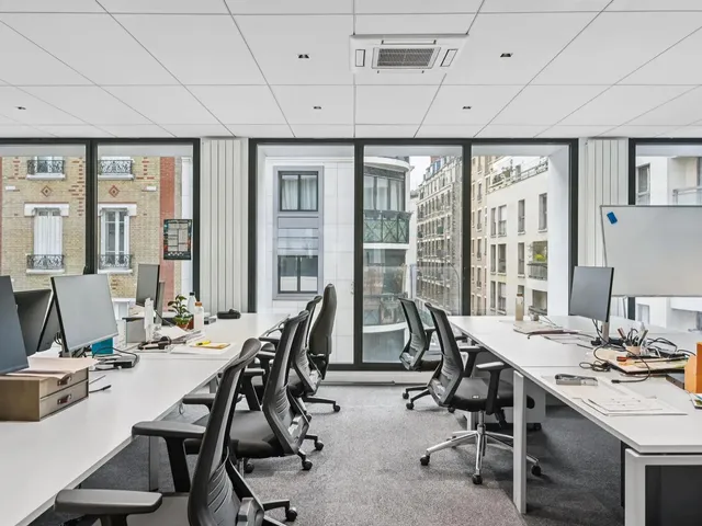 Bureau indépendant 30 postes à louer - Levallois-Perret (Louis Rouquier) - photo 6