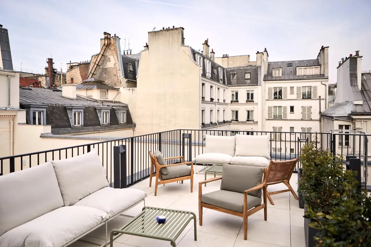 Bureau privé 5 postes à louer - Paris 10e (Petites Écuries) - photo 1