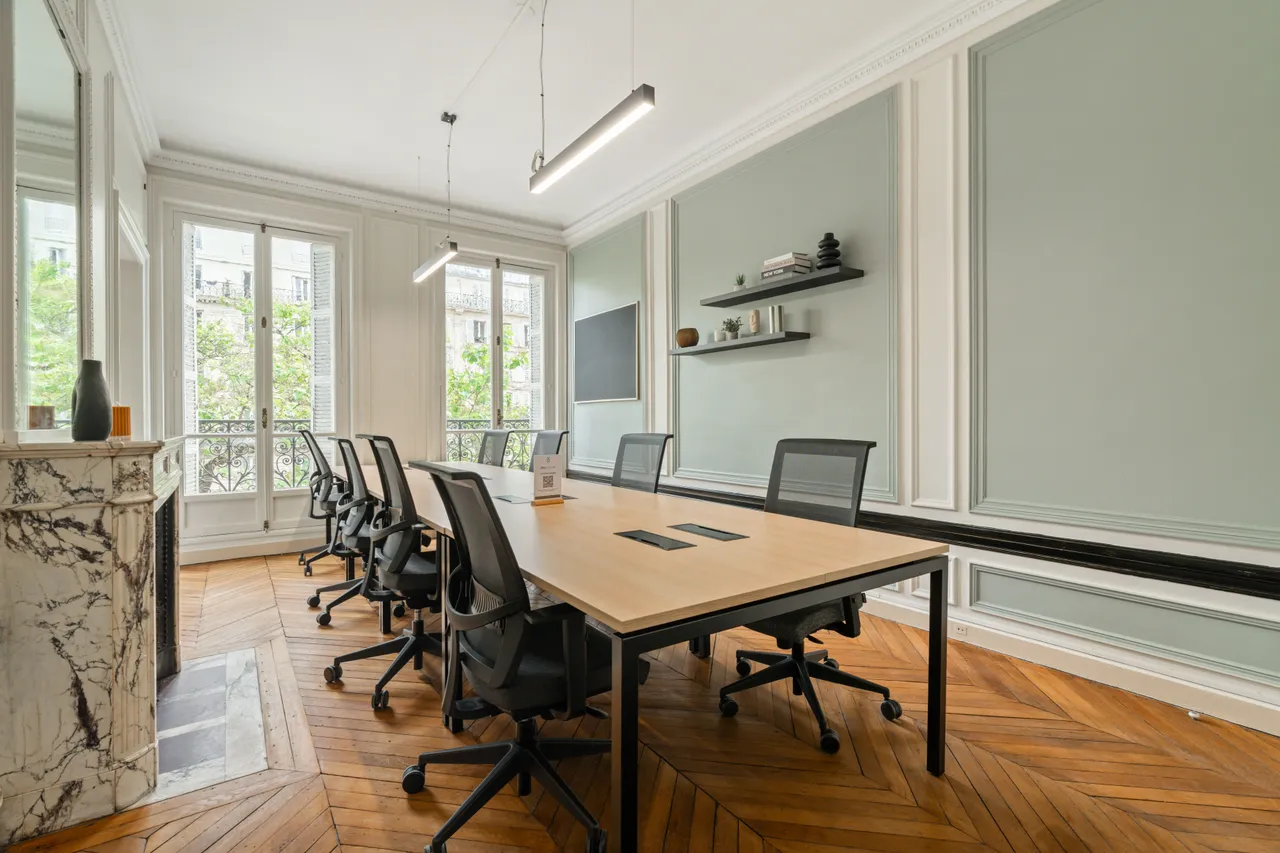 Bureau privatif 18 postes à louer - Paris 17e (Carnot) - photo 1