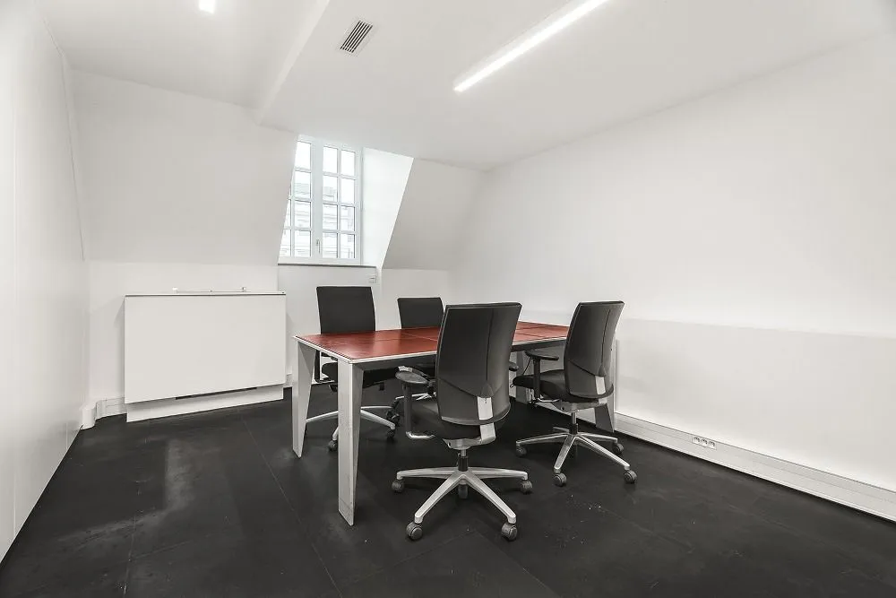 Bureau privatif 18 postes à louer - Paris 8e (Charles de Gaulle-Etoile) - photo 1