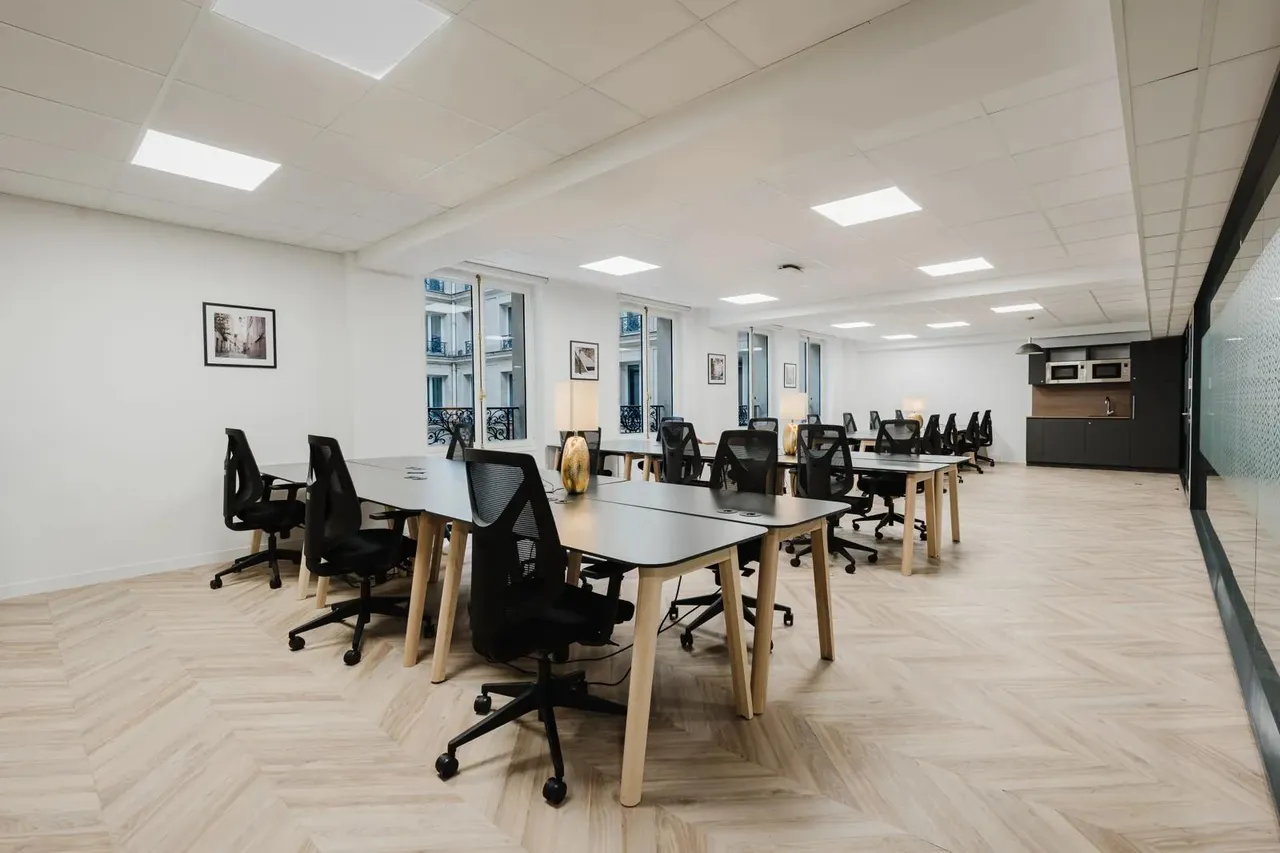 Bureau privé 25 postes à louer - Paris 8e (Saint-Lazare / Havre-Caumartin) - photo 1